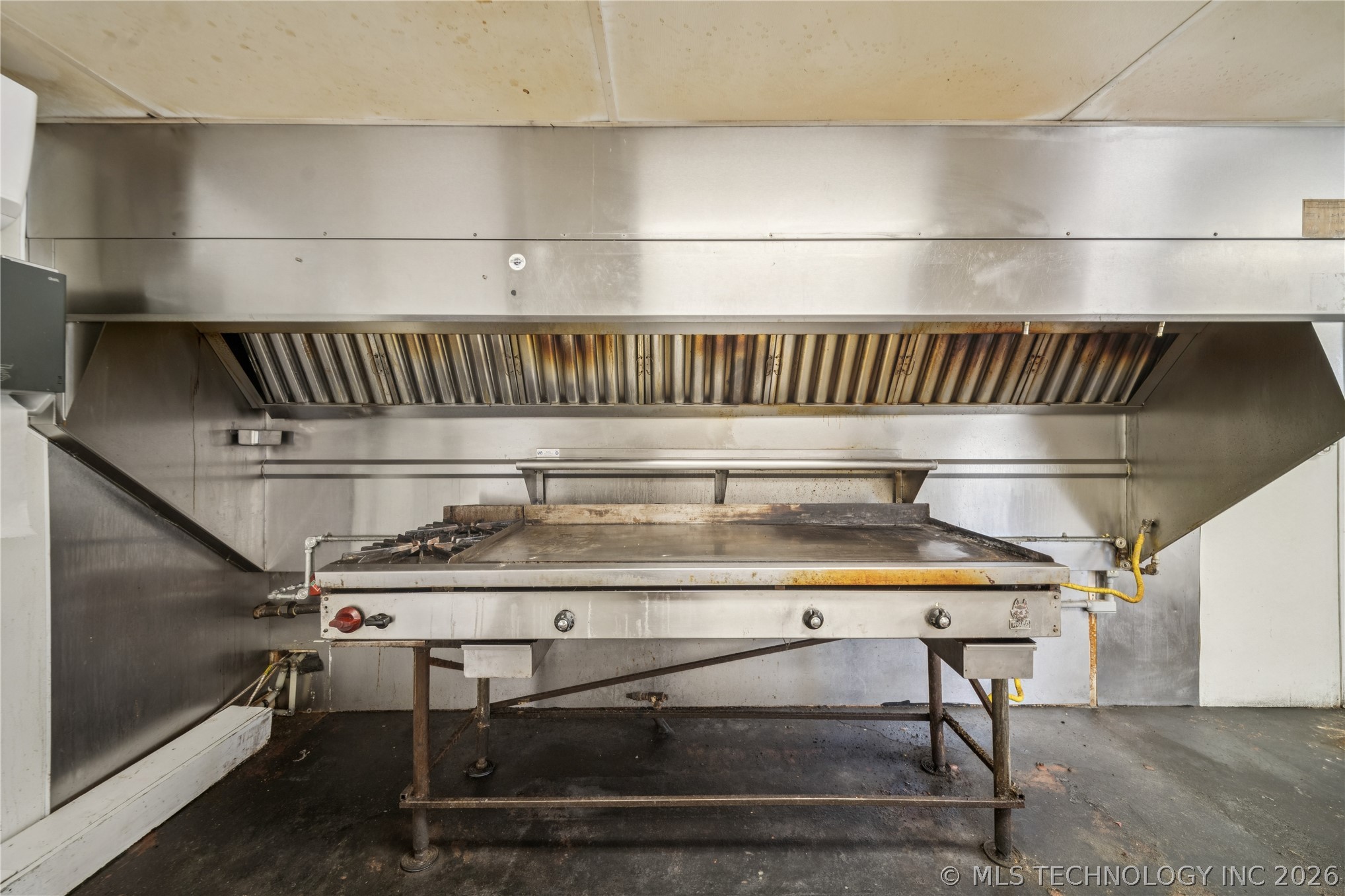 12015 S Poplar Street Property Photo 15