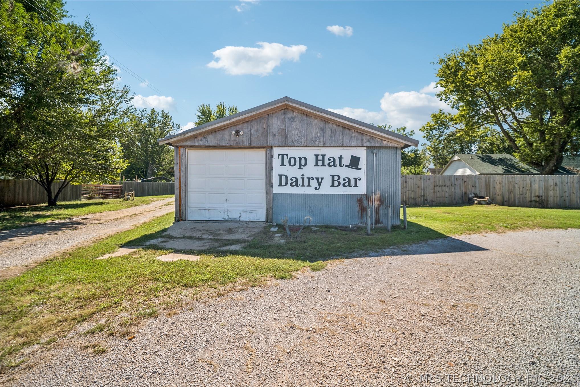 12015 S Poplar Street Property Photo 19
