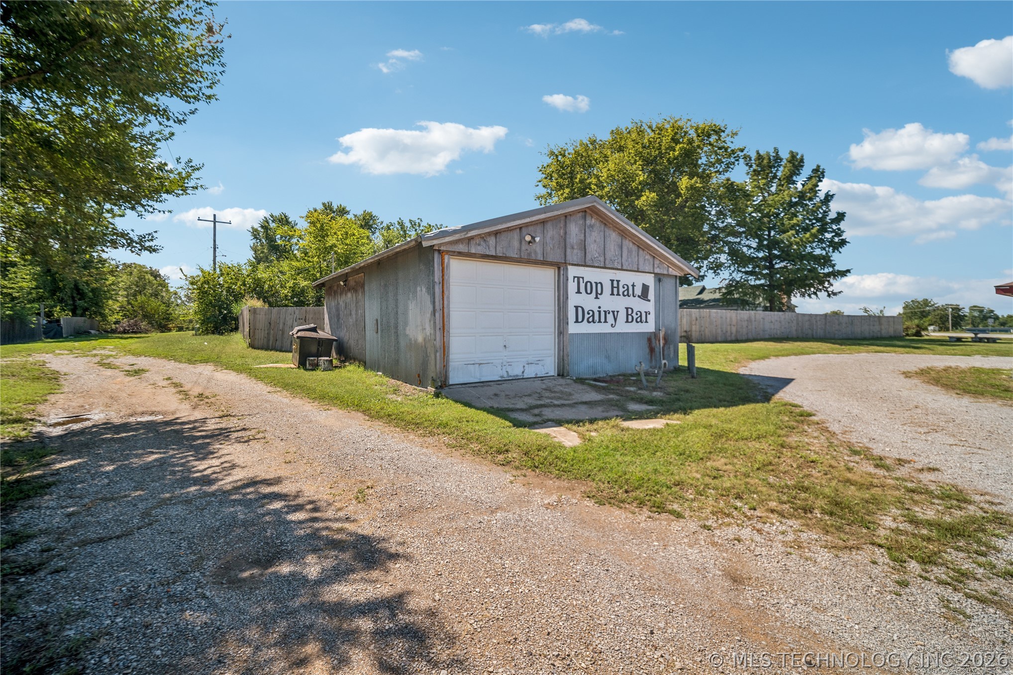 12015 S Poplar Street Property Photo 20