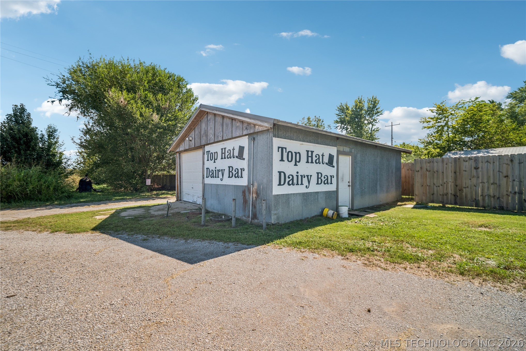 12015 S Poplar Street Property Photo 21