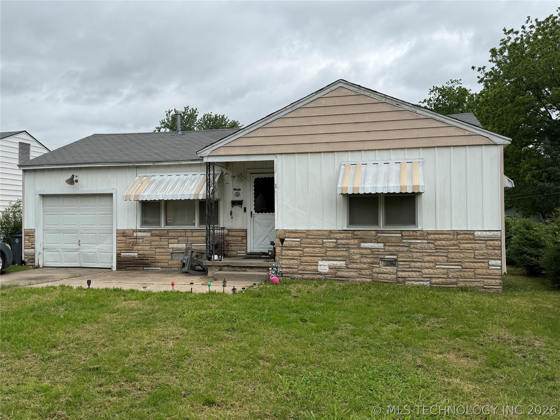 7111 E Marshall Street Property Photo 2