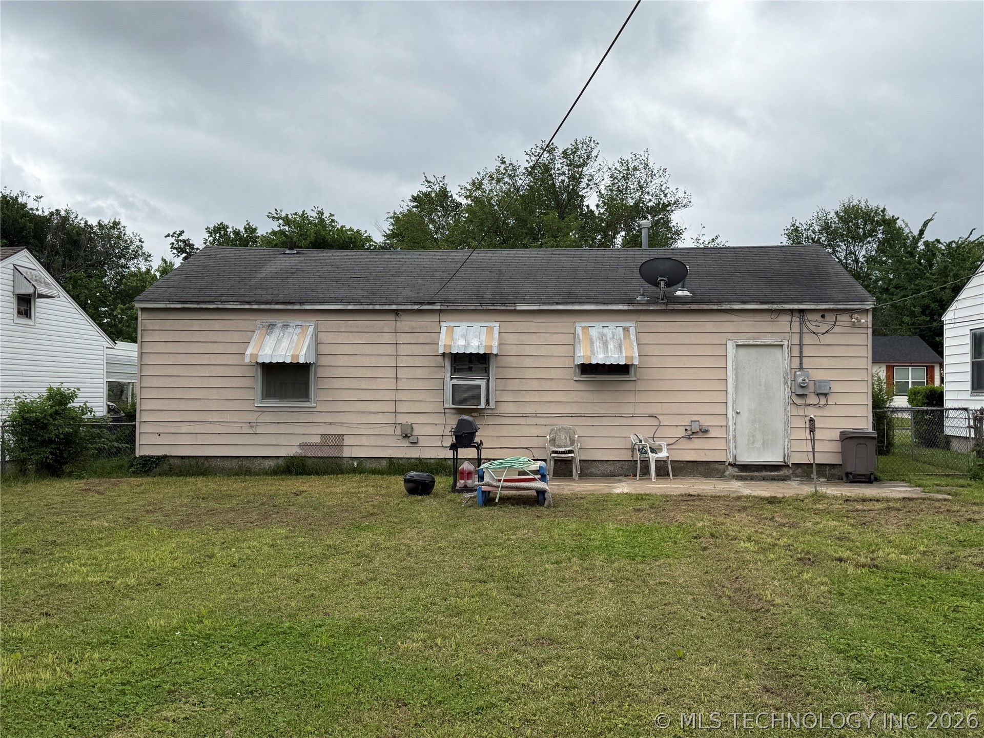 7111 E Marshall Street Property Photo 3