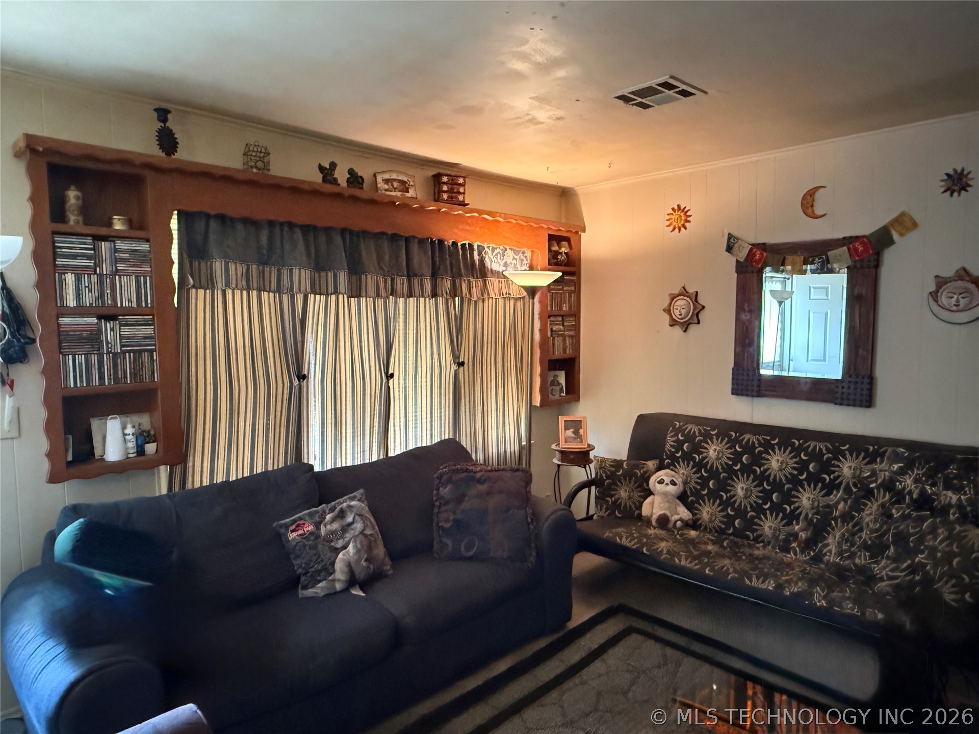 7111 E Marshall Street Property Photo 6