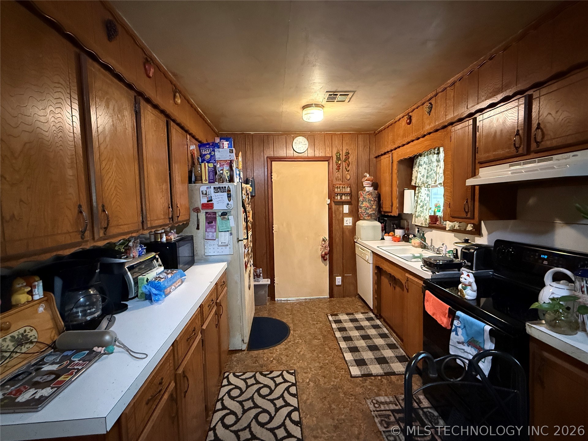 7111 E Marshall Street Property Photo 8