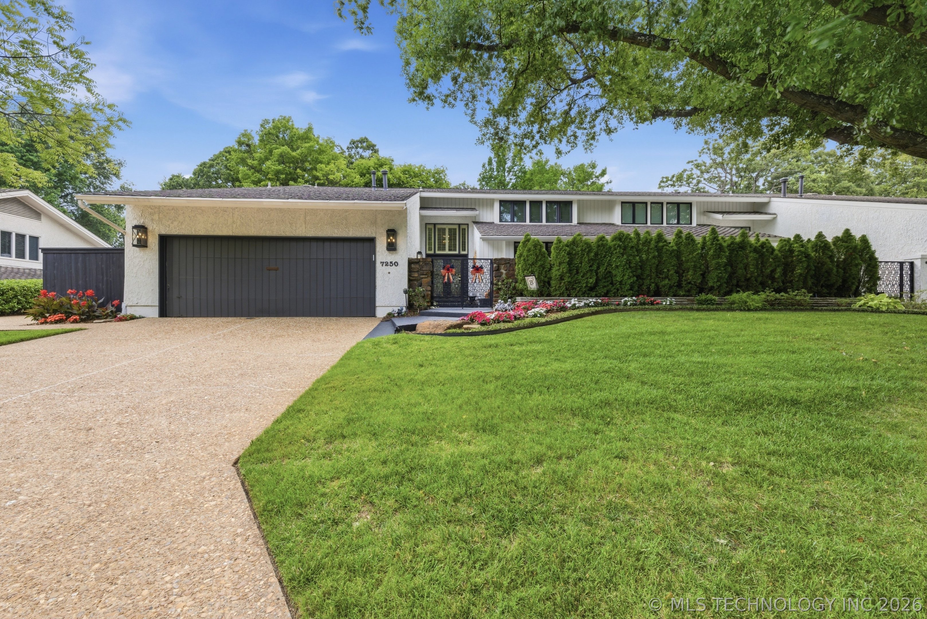 7250 S Gary Avenue 2-s Property Photo 1
