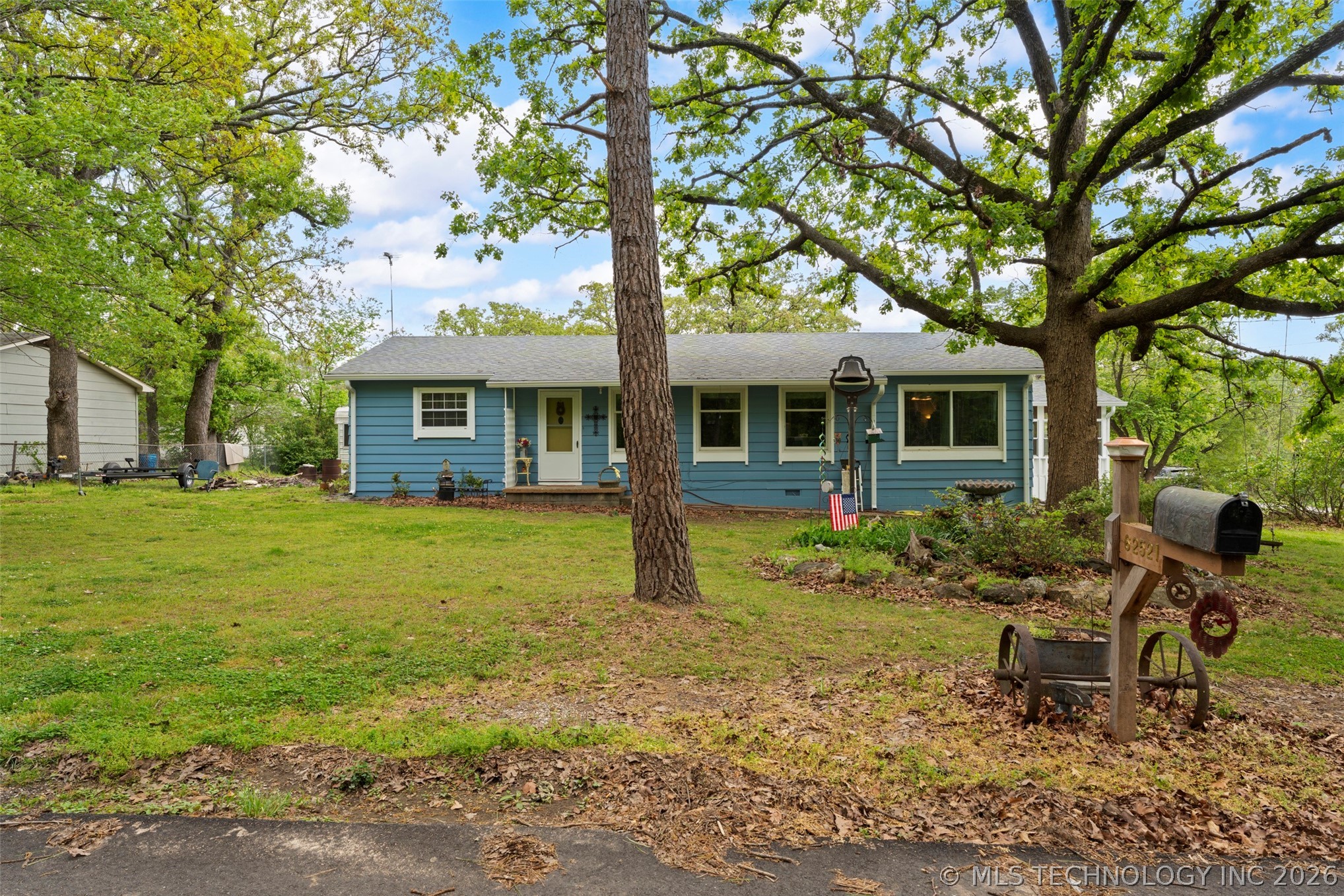 62521 E 252 Road Property Photo 1