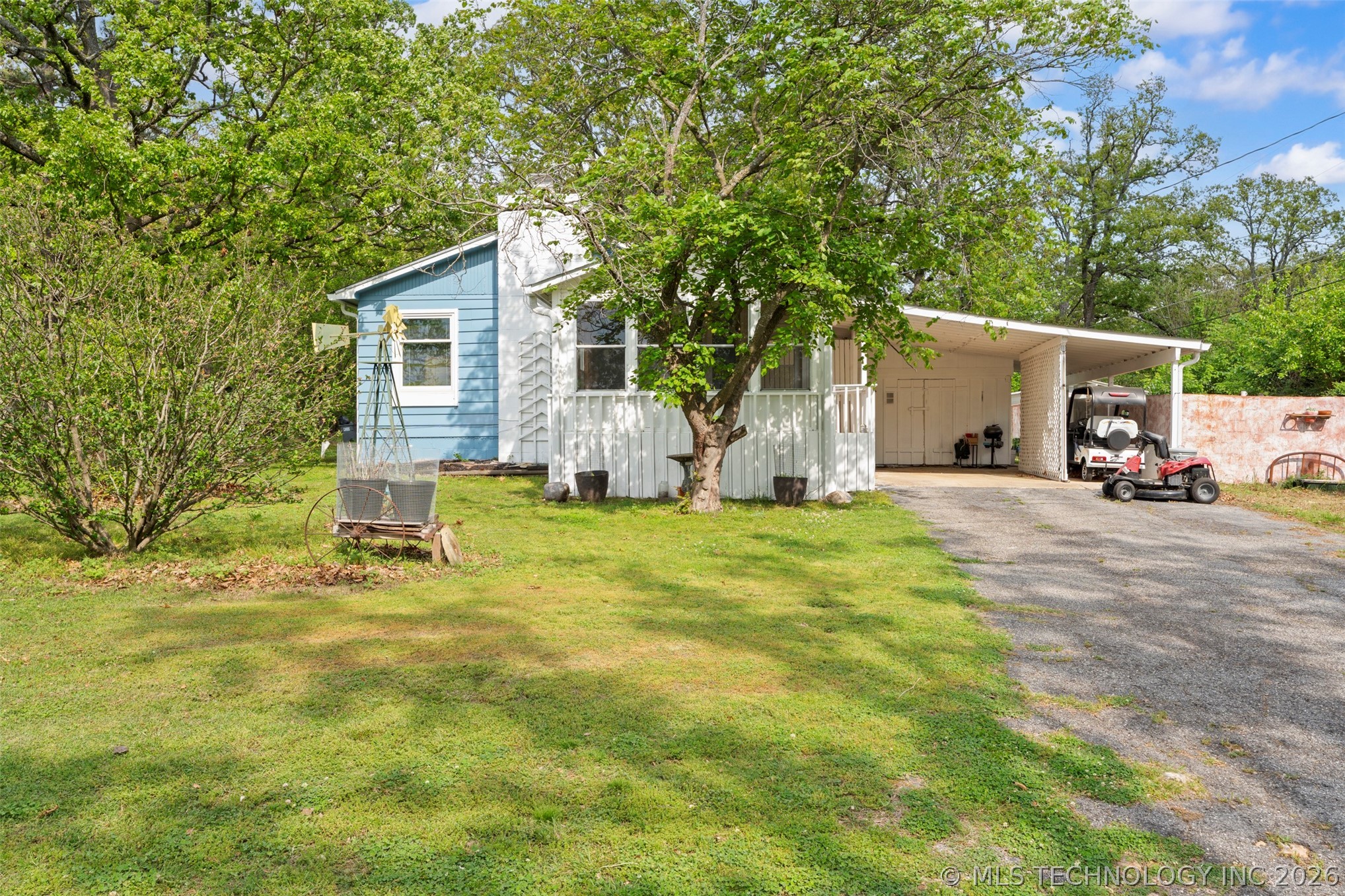 62521 E 252 Road Property Photo 4
