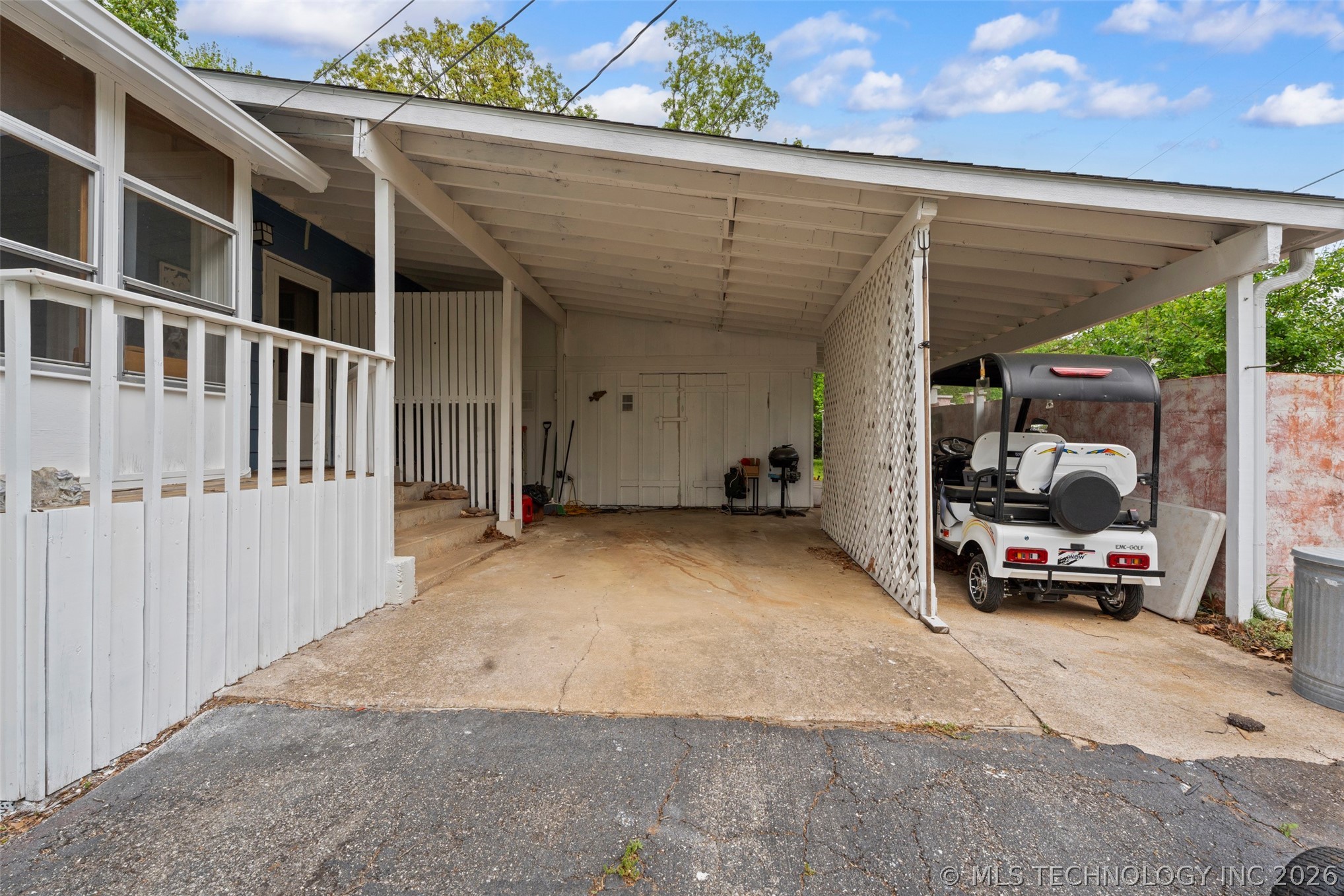 62521 E 252 Road Property Photo 5
