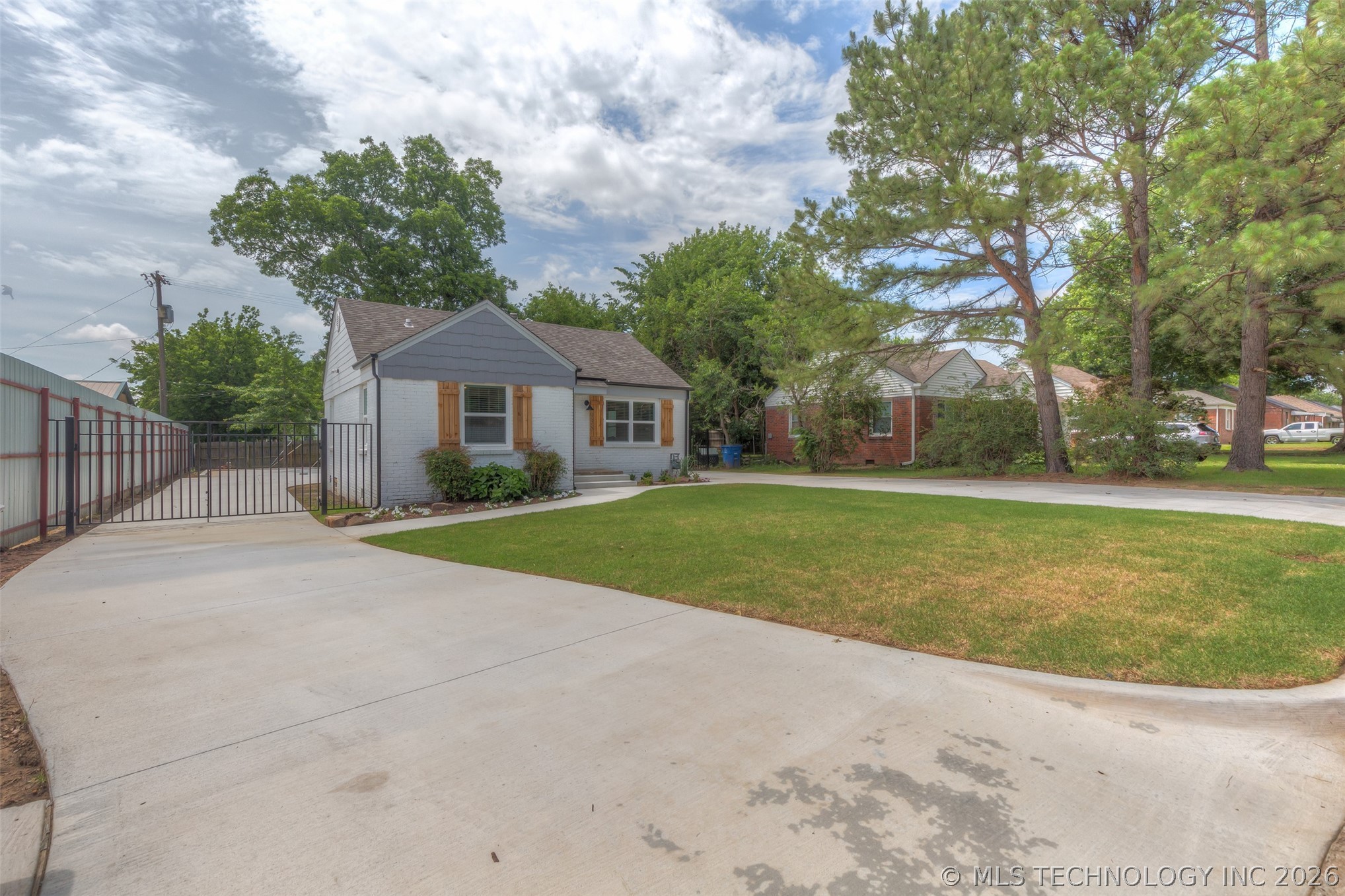 938 S Sandusky Avenue Property Photo 3