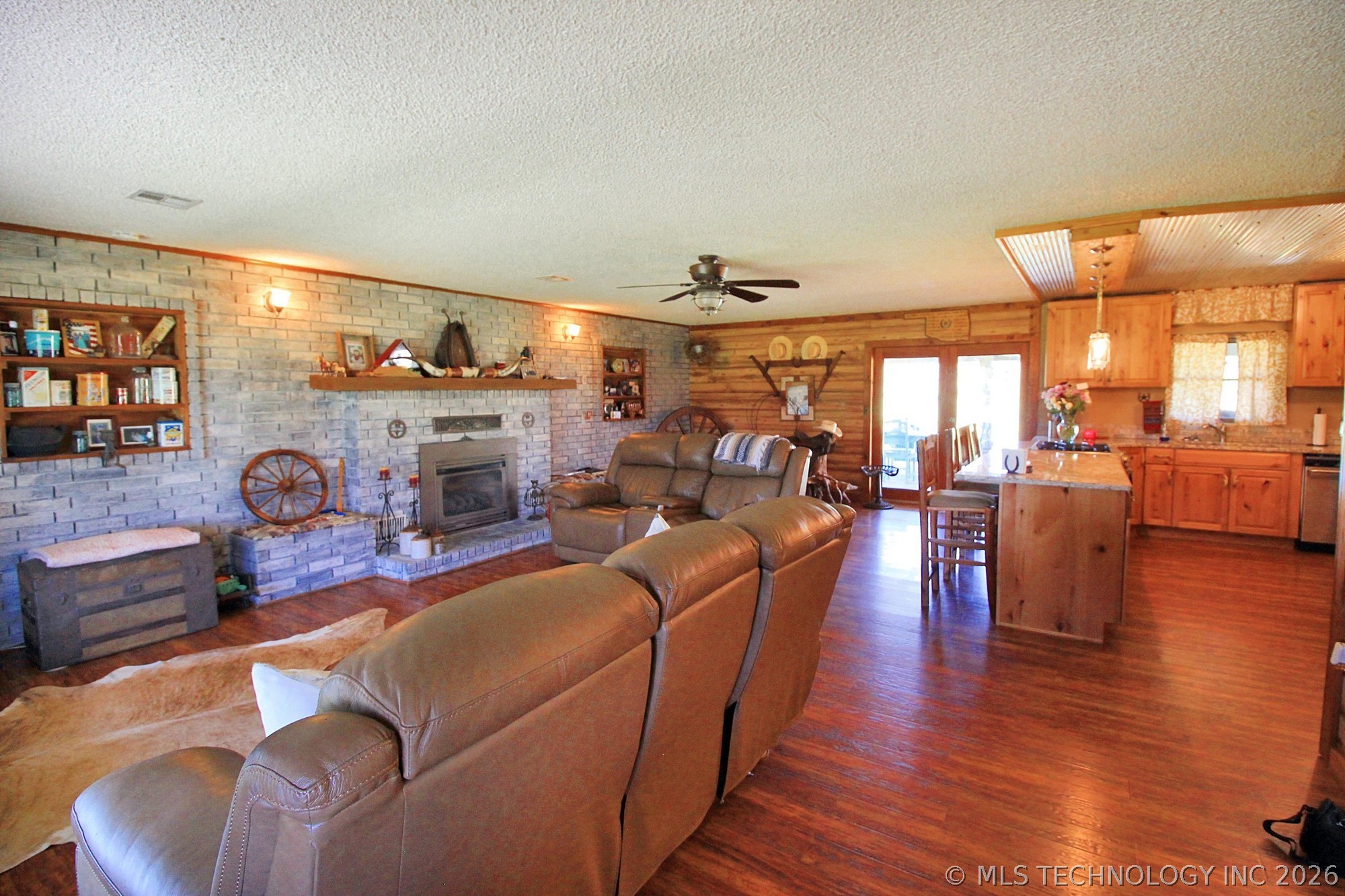 465501 E 800 Road Property Photo 3