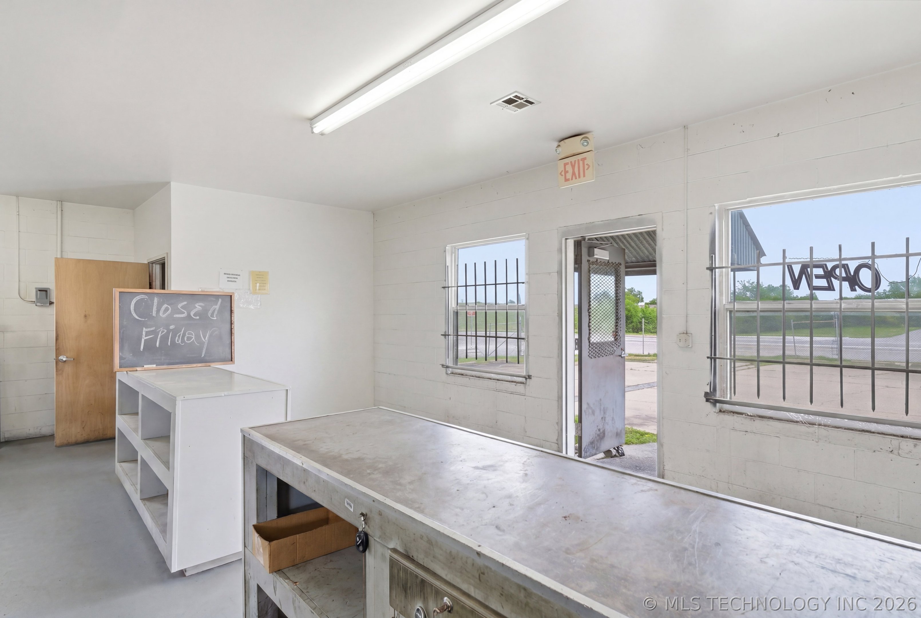 2604 E Apache Street Property Photo 11