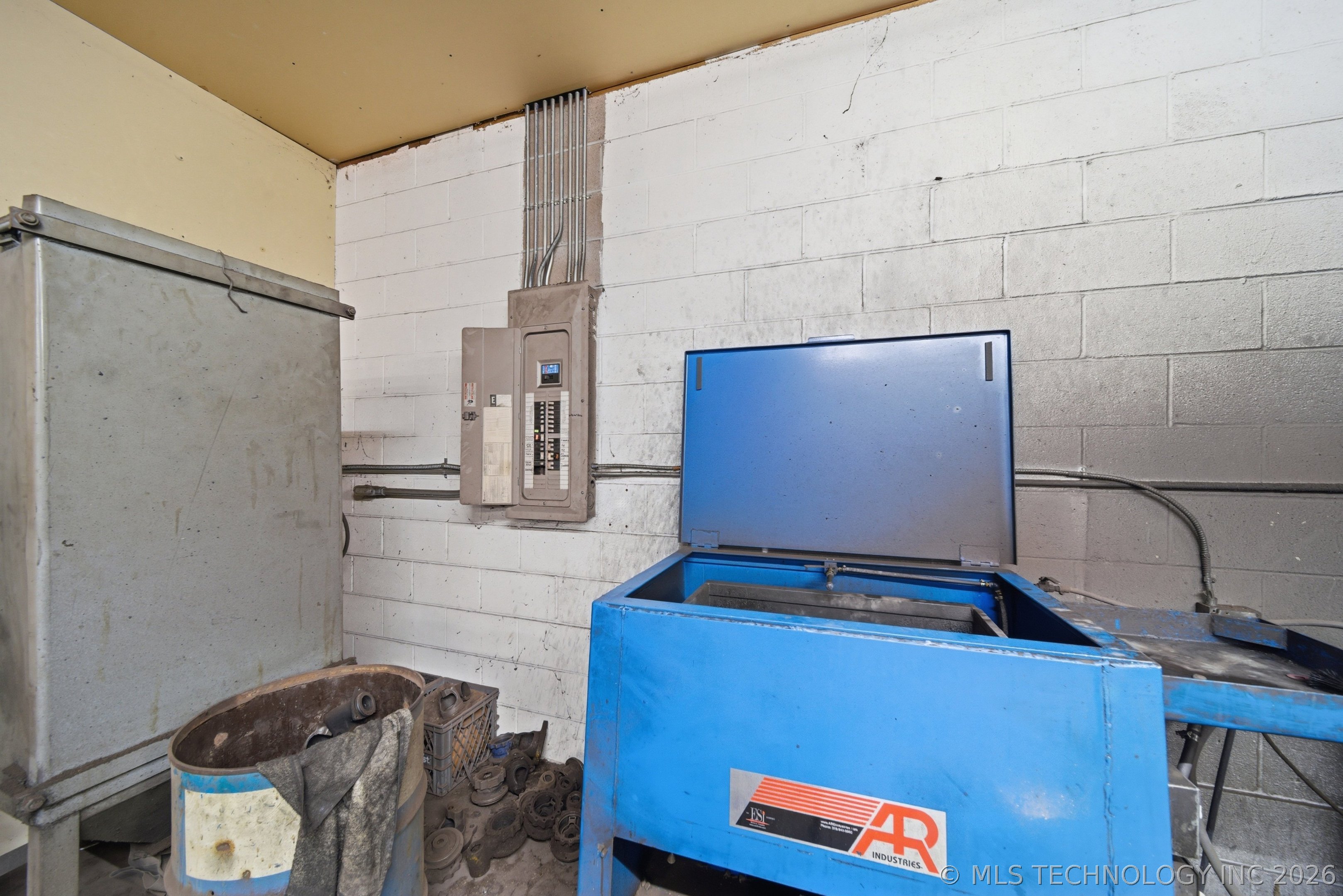 2604 E Apache Street Property Photo 16