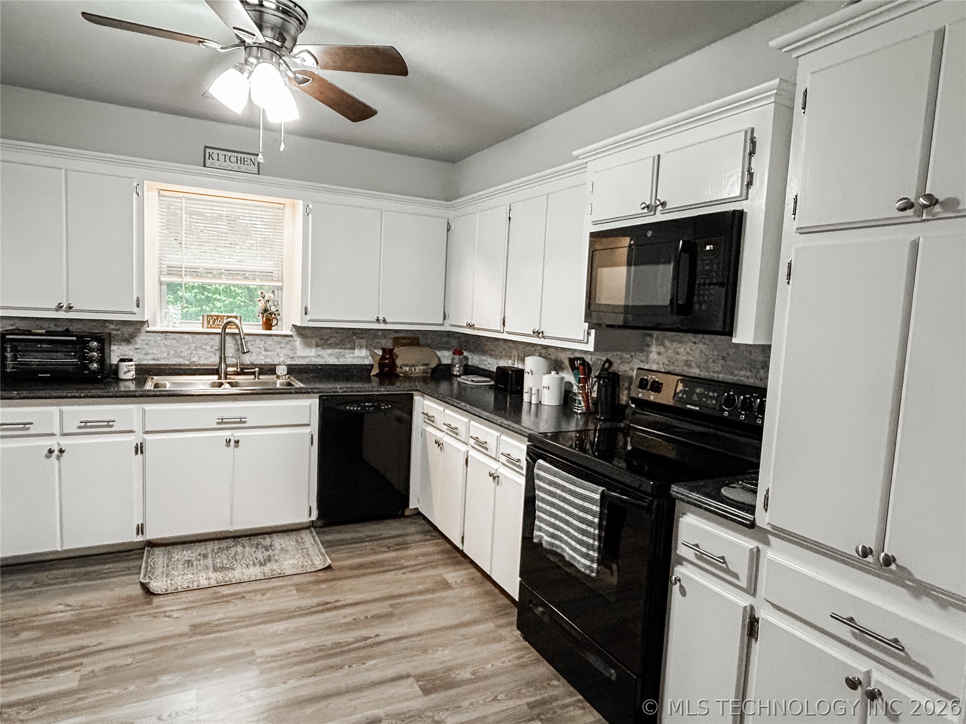 115411 S 4192 Road Property Photo 13
