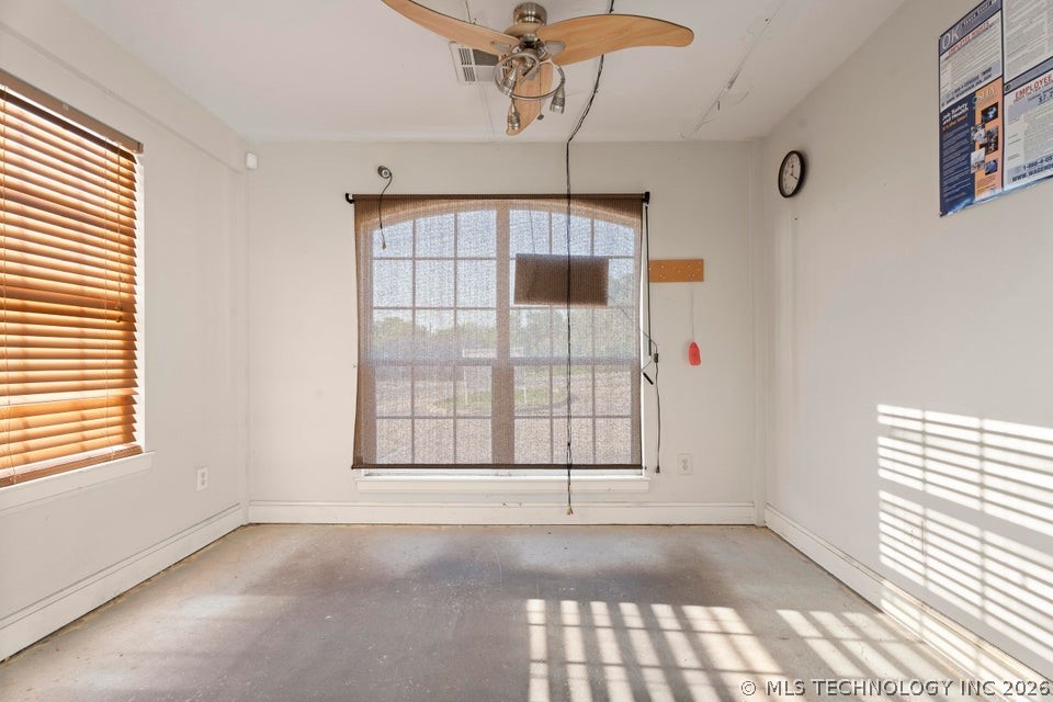 310 E 3rd Street Property Photo 7