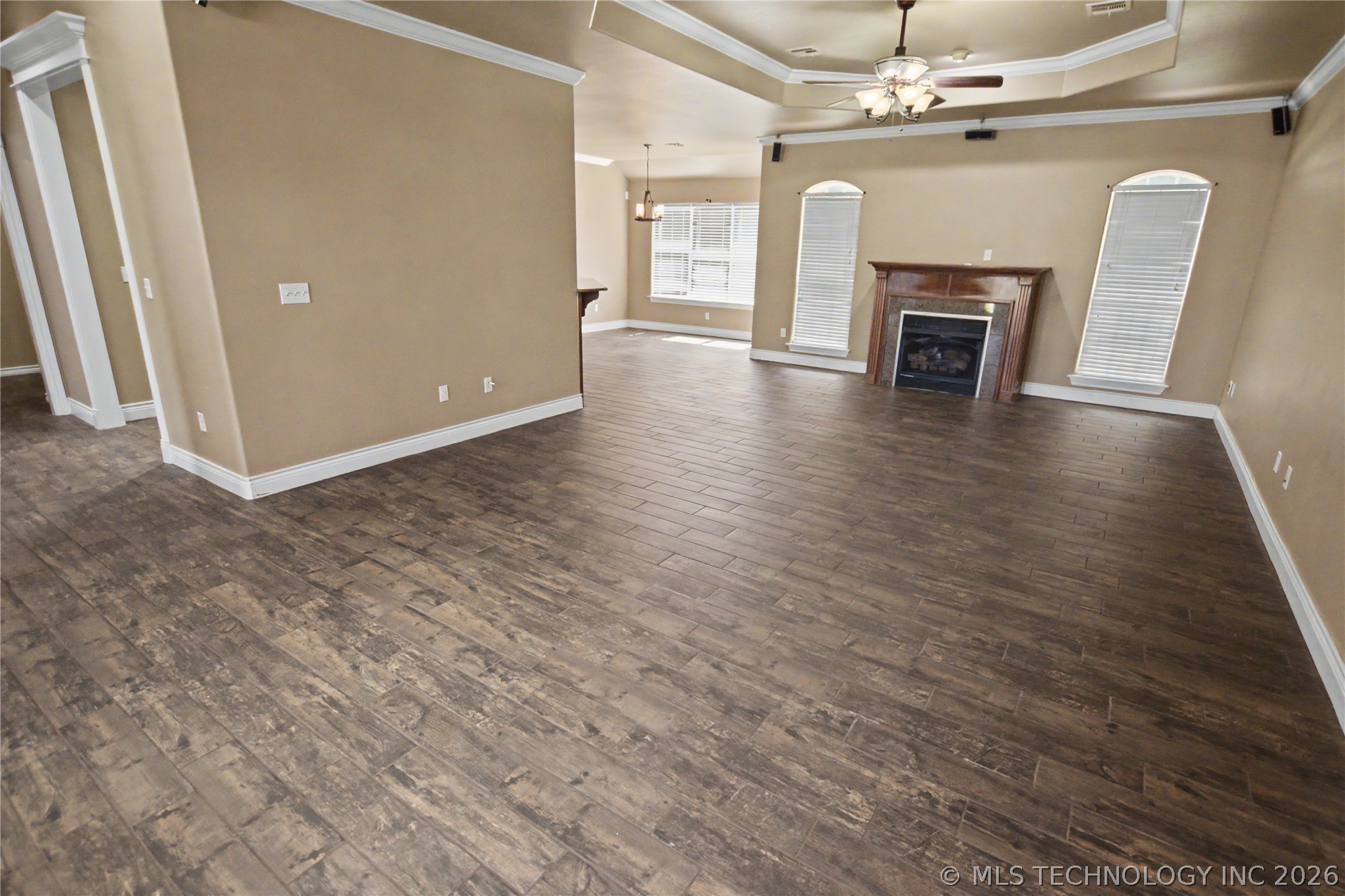 3885 Lexington Avenue Property Photo 3
