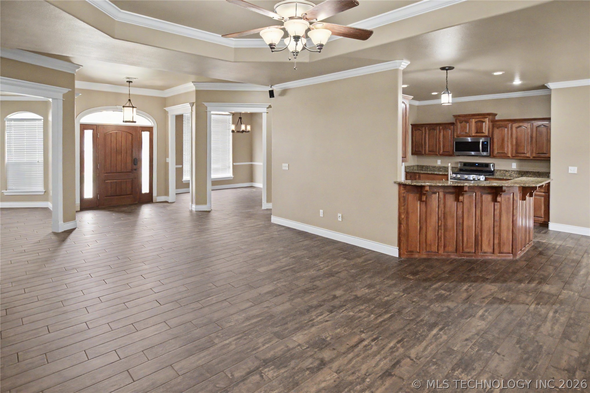 3885 Lexington Avenue Property Photo 6