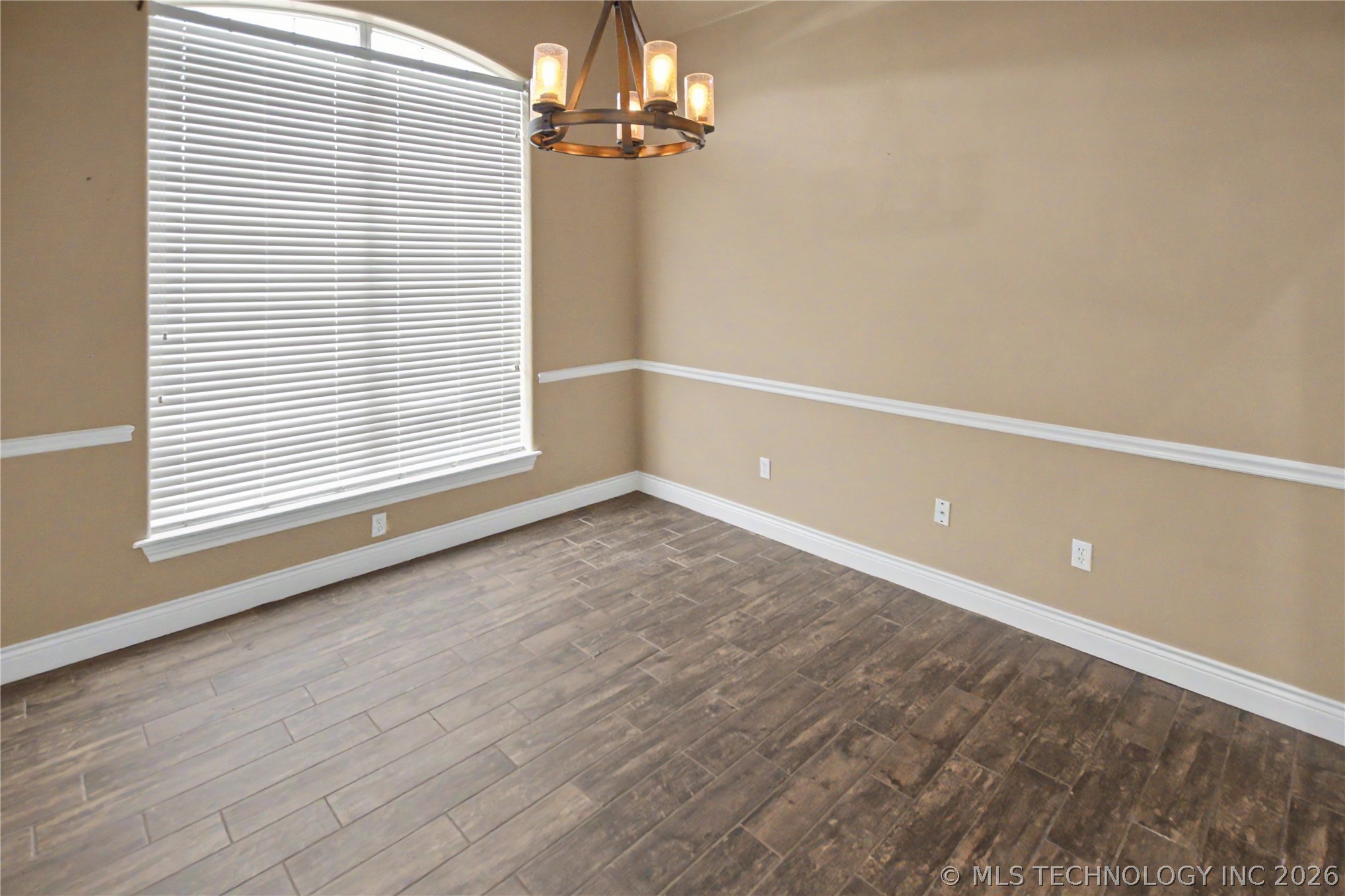 3885 Lexington Avenue Property Photo 7