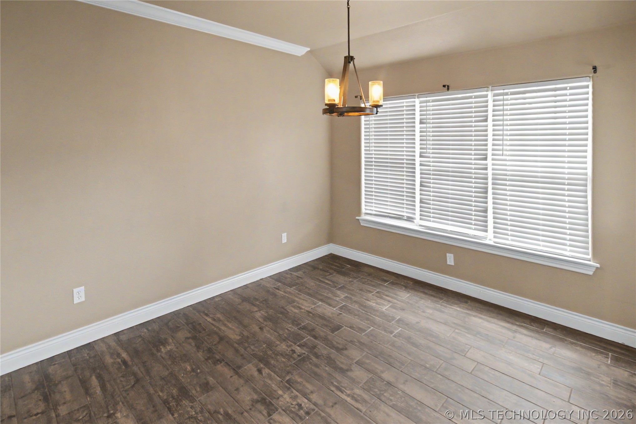 3885 Lexington Avenue Property Photo 13