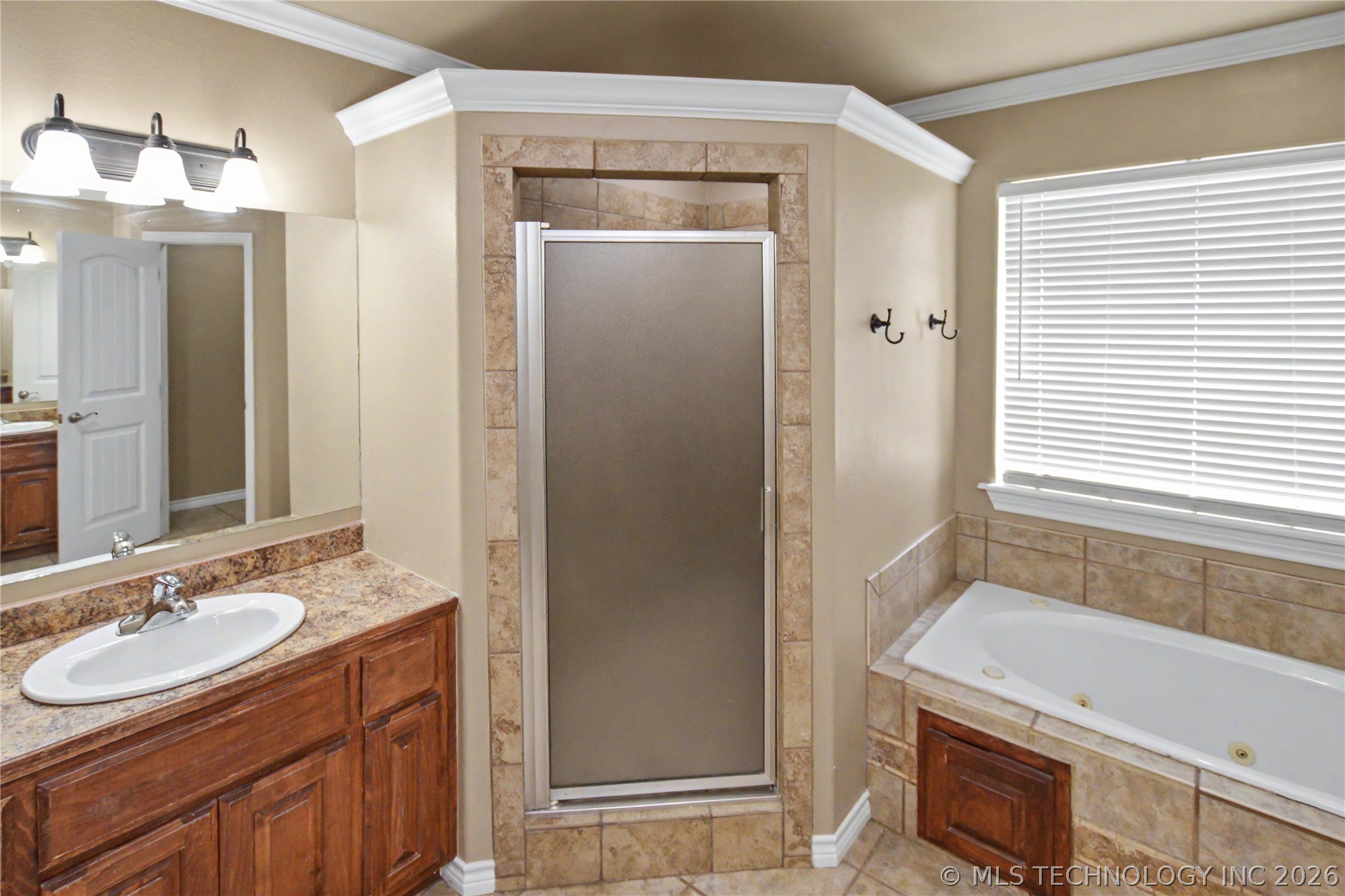 3885 Lexington Avenue Property Photo 16