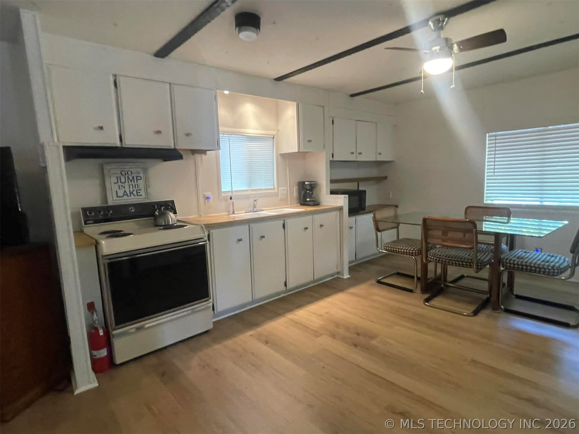 35708 S Fox Hill Road Property Photo 8