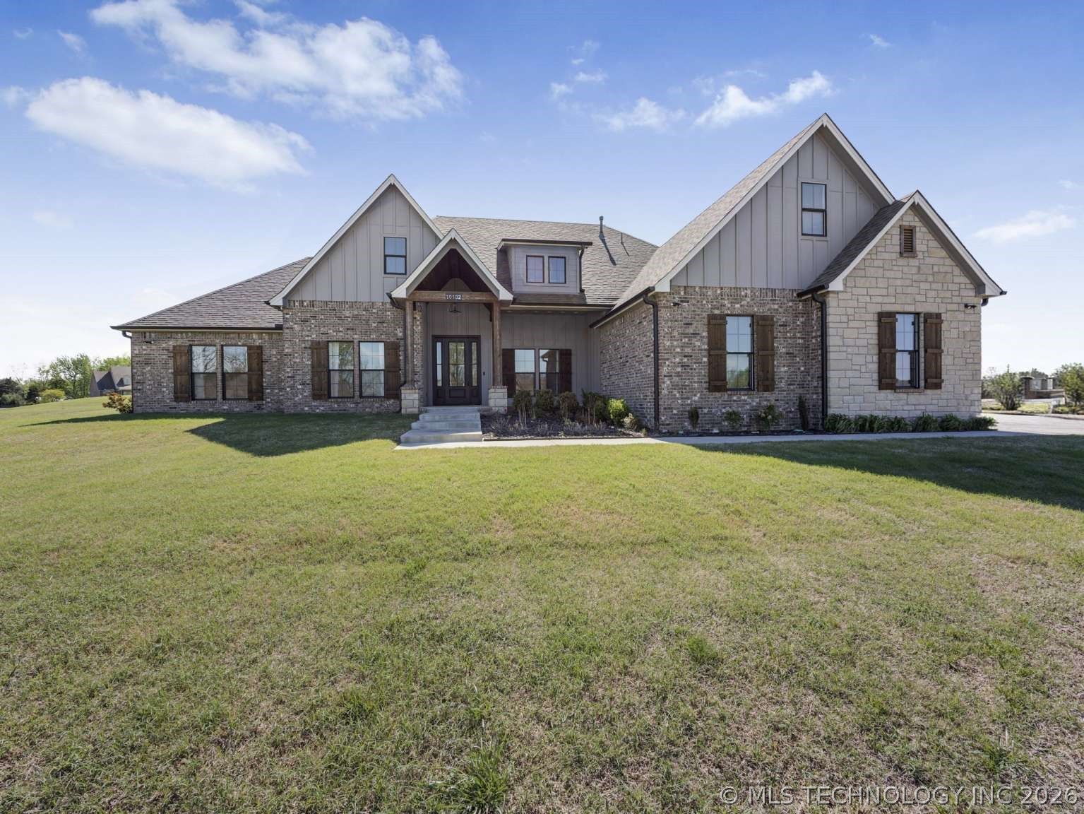 10102 Ratliff Drive Property Photo 1