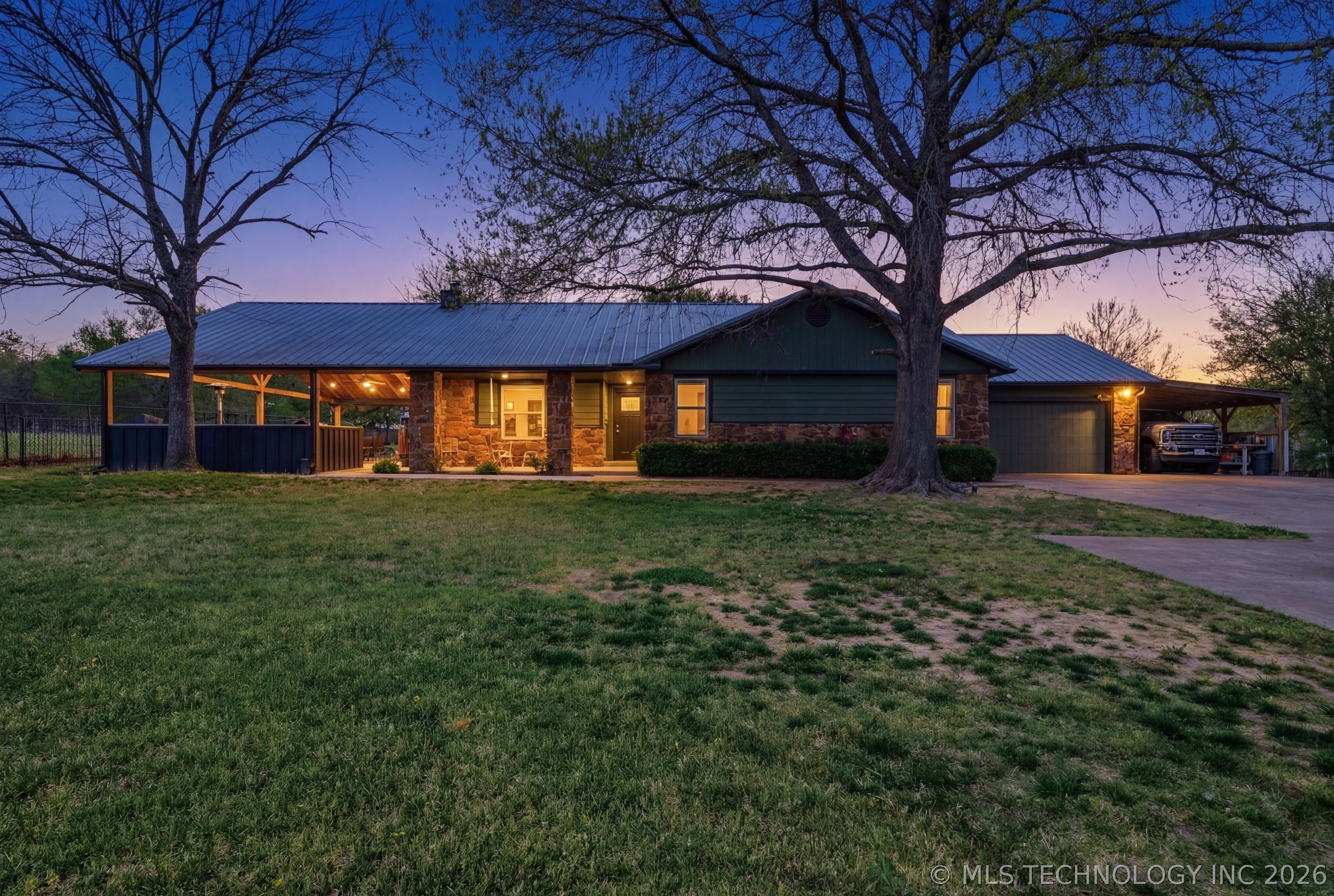 12450 S Elwood Avenue Property Photo 3