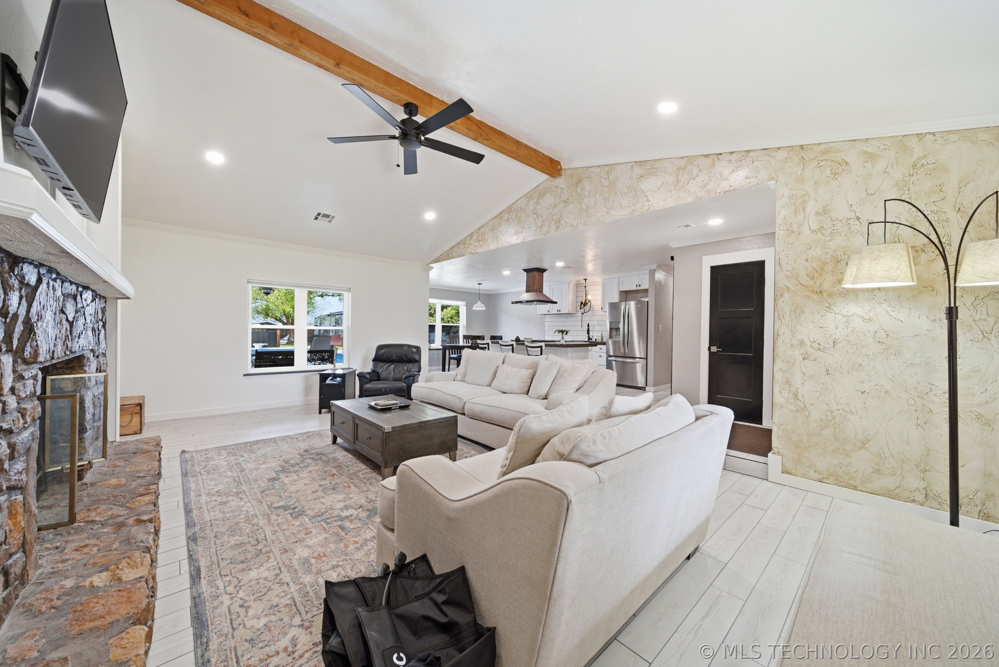 12450 S Elwood Avenue Property Photo 8
