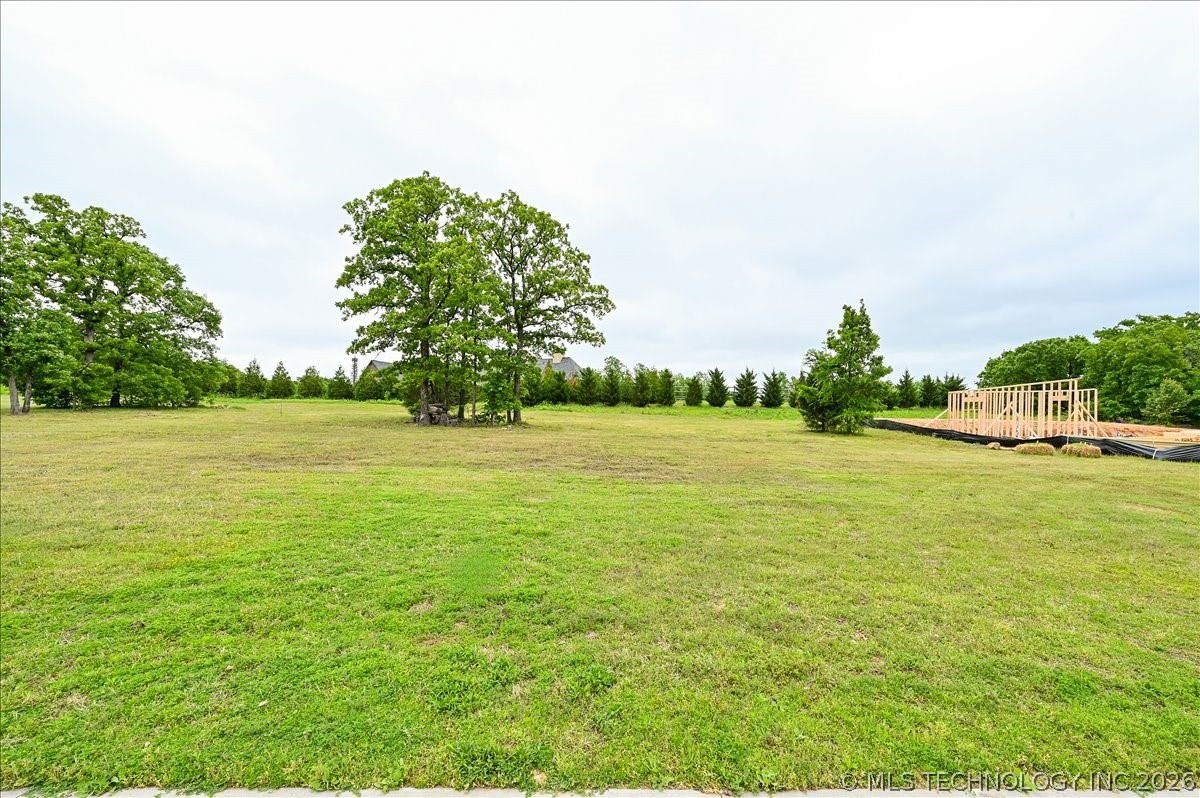 461 Creekside Drive Property Photo 2