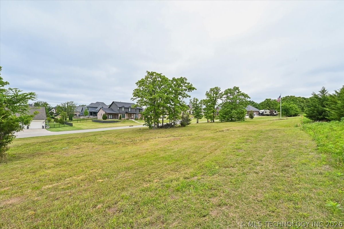461 Creekside Drive Property Photo 3