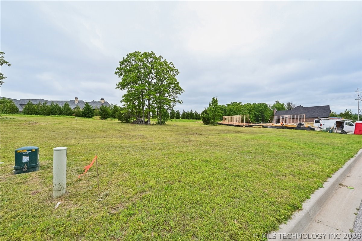 461 Creekside Drive Property Photo 6