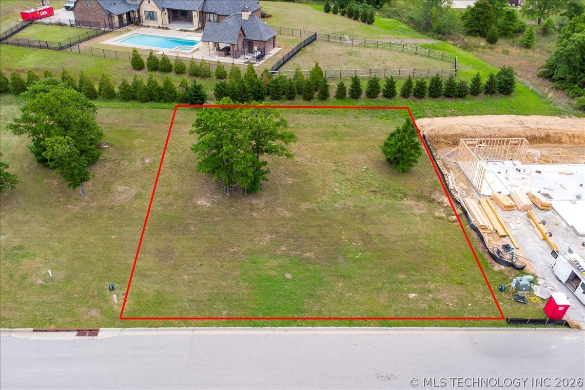 461 Creekside Drive Property Photo 9