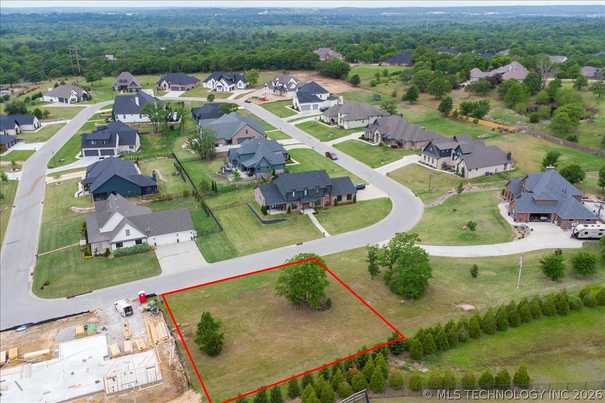 461 Creekside Drive Property Photo 14