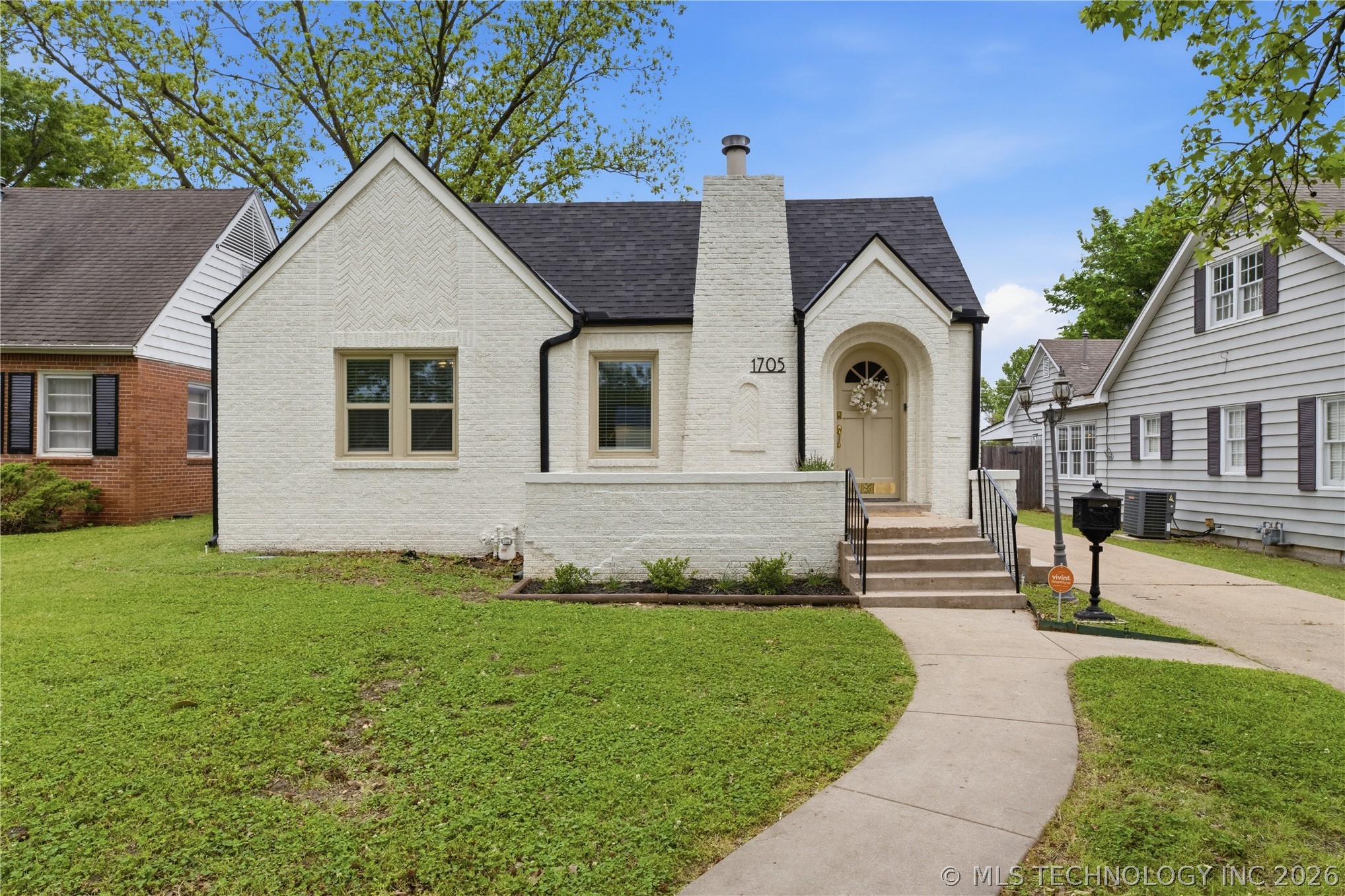 1705 S Johnstone Avenue Property Photo 1