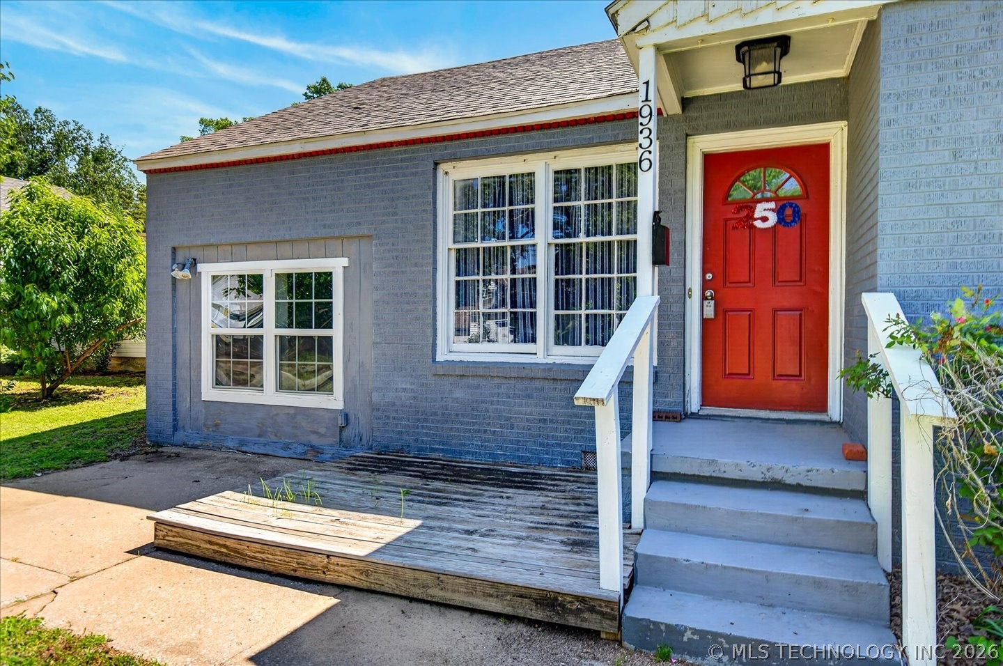 1936 S Johnstone Avenue Property Photo 2