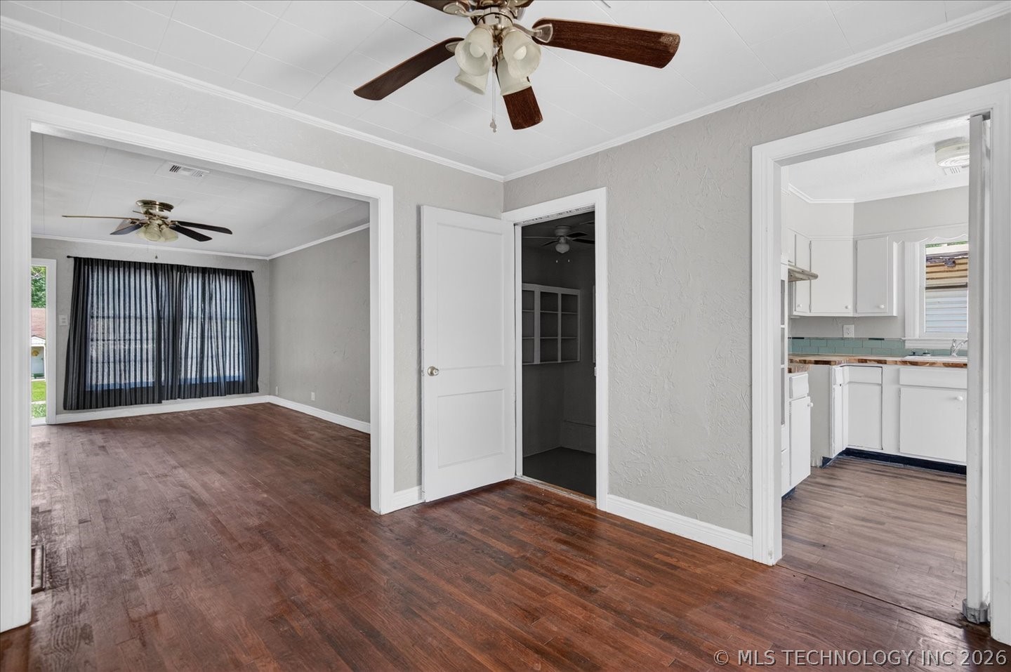 1936 S Johnstone Avenue Property Photo 9