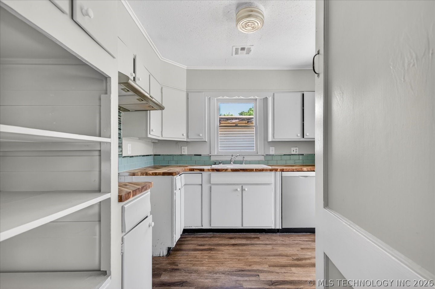 1936 S Johnstone Avenue Property Photo 11