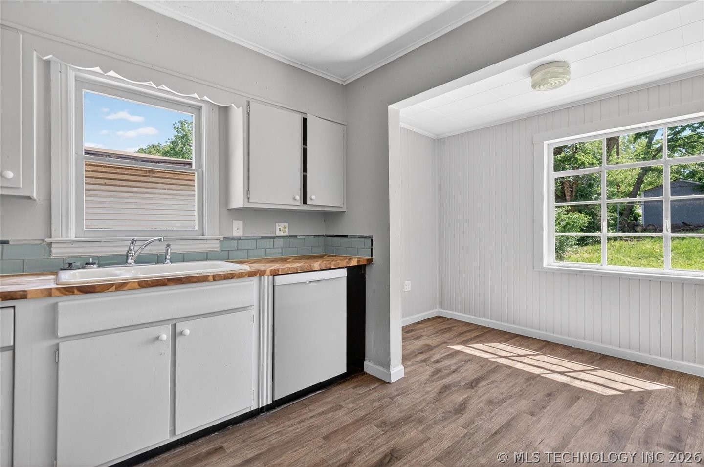 1936 S Johnstone Avenue Property Photo 12