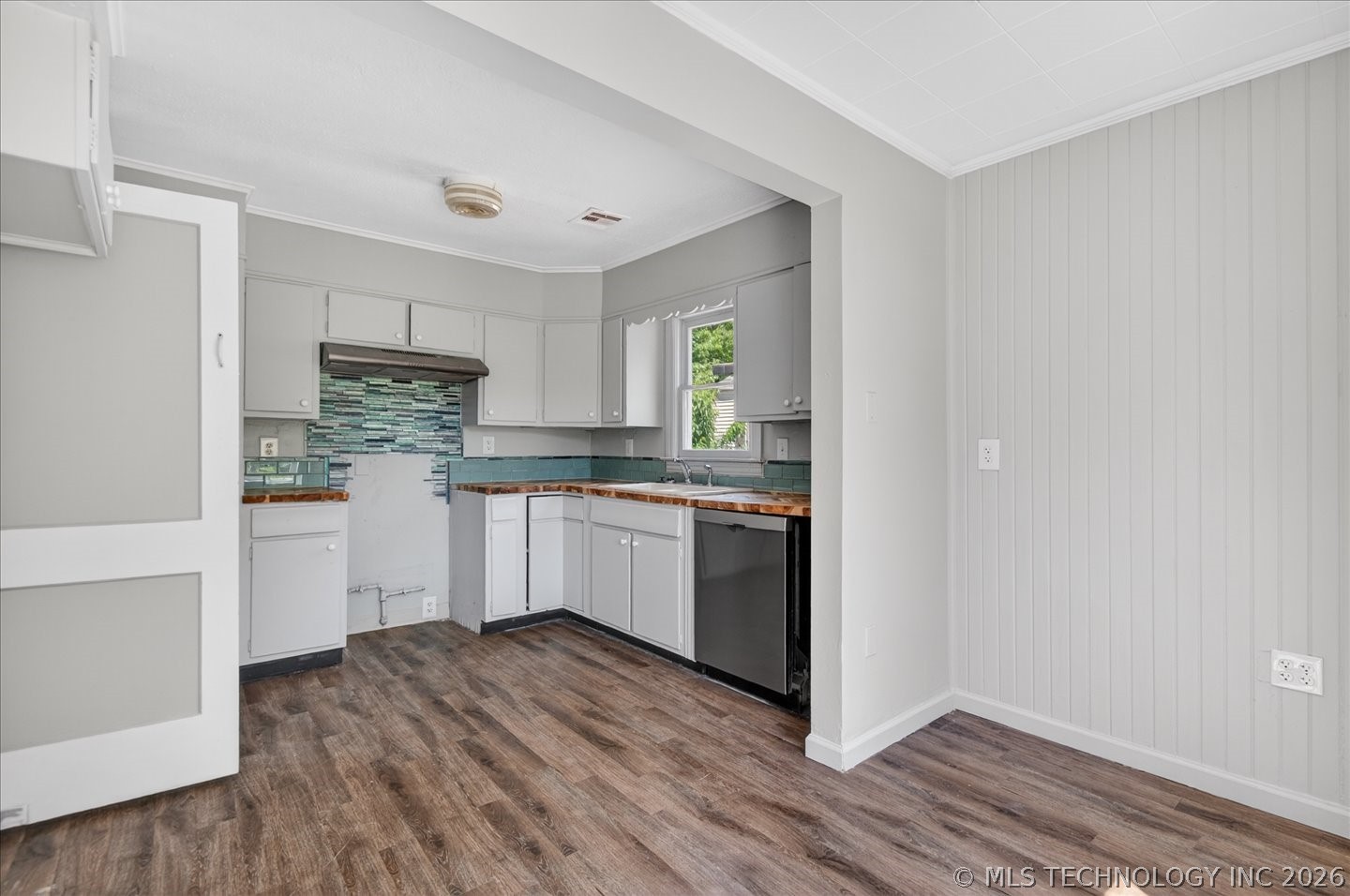 1936 S Johnstone Avenue Property Photo 14