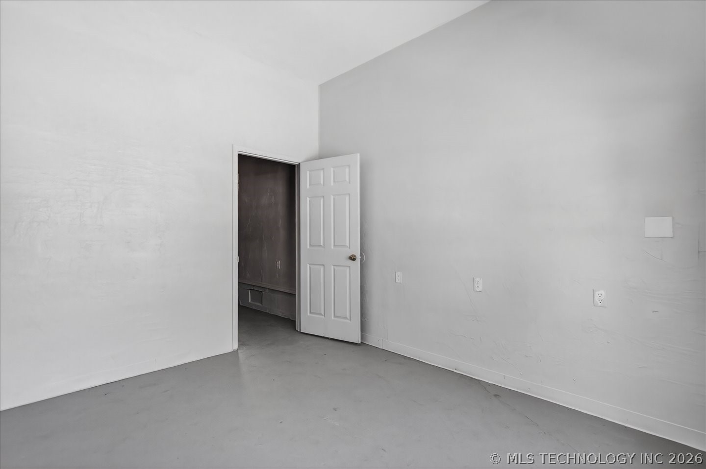 1936 S Johnstone Avenue Property Photo 27