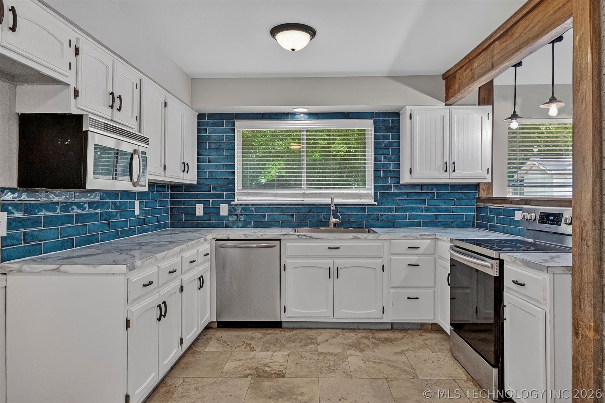 1737 W 63rd Street Property Photo 11