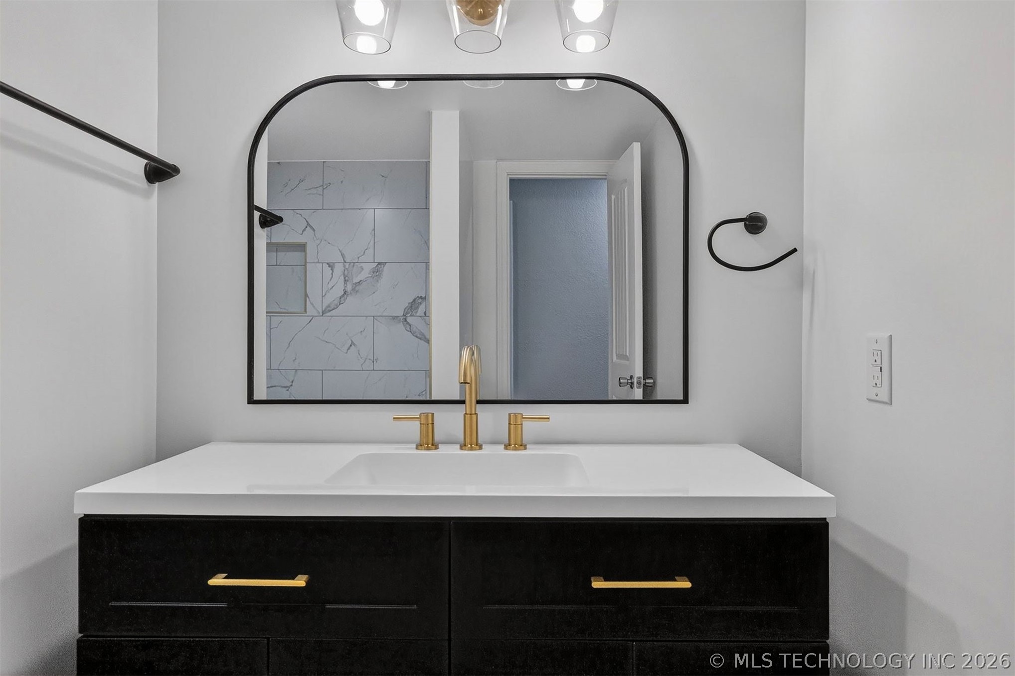 1737 W 63rd Street Property Photo 22