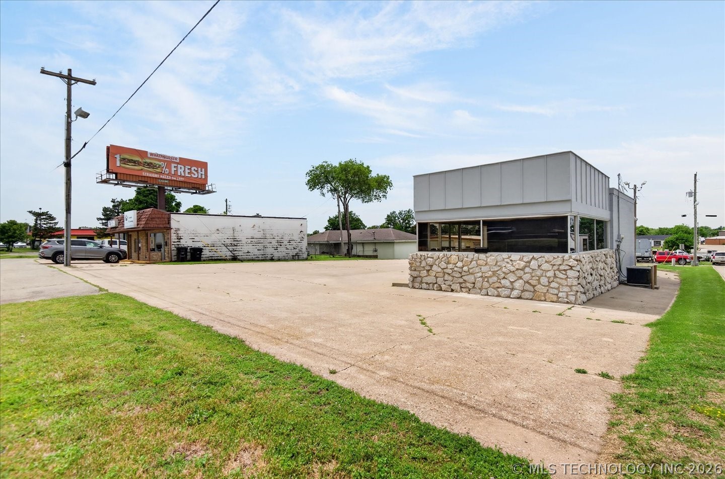 145 Se Washington Boulevard Property Photo 1