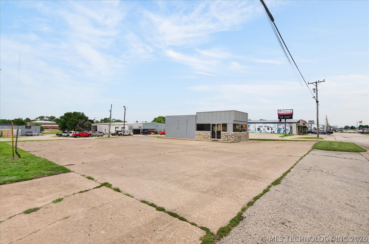 145 Se Washington Boulevard Property Photo 2