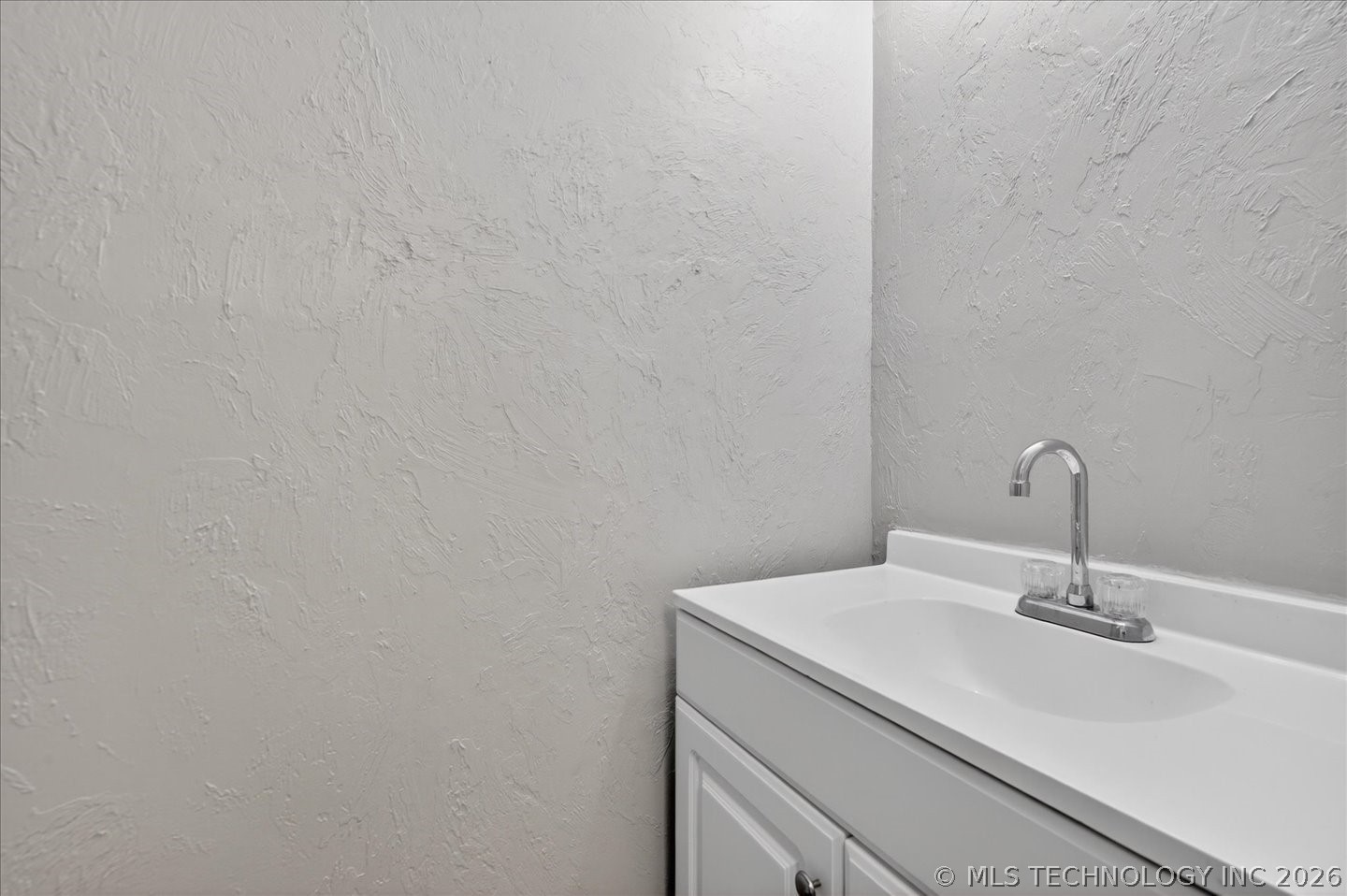 145 Se Washington Boulevard Property Photo 9