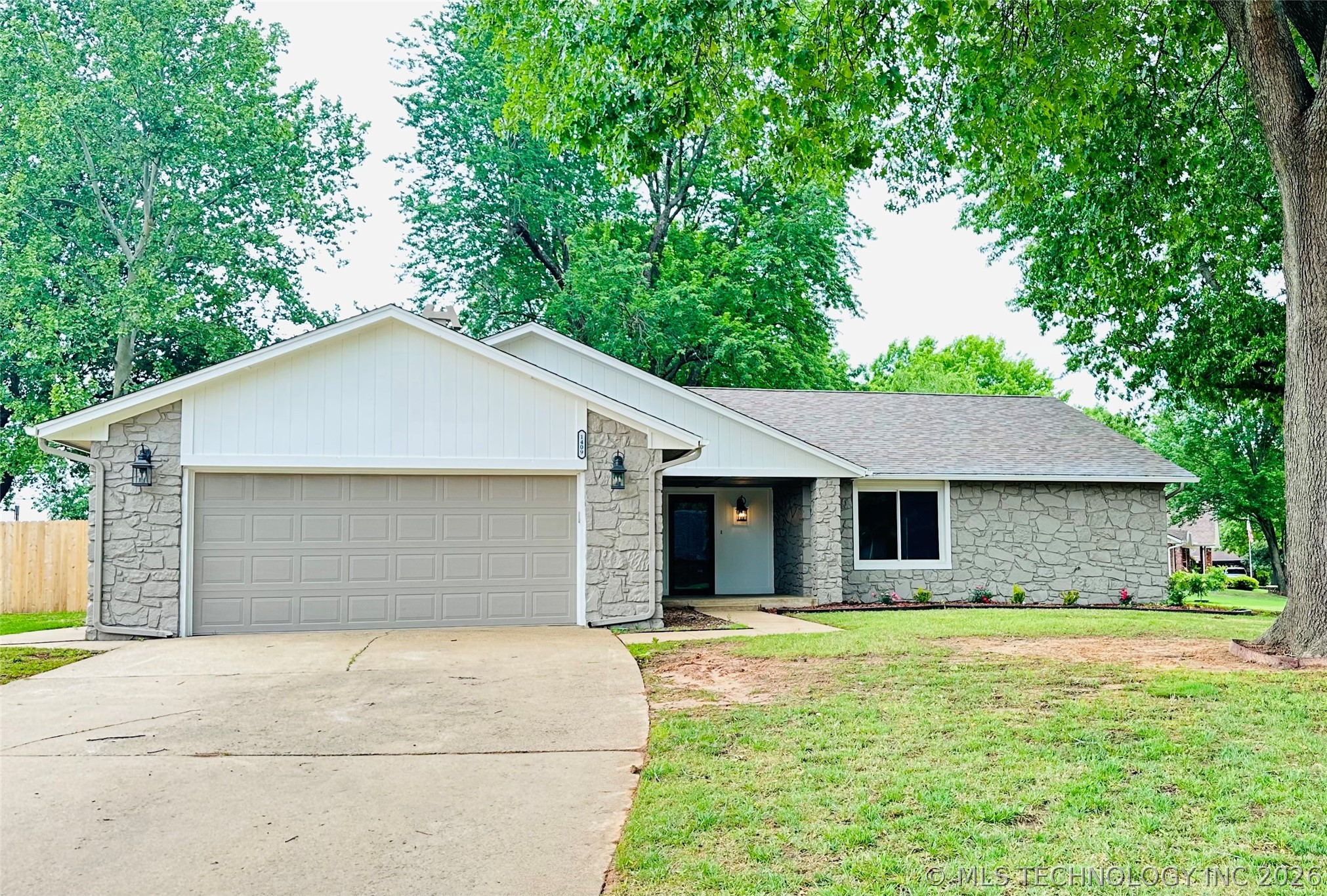 1409 W Baton Rouge Circle Property Photo 1