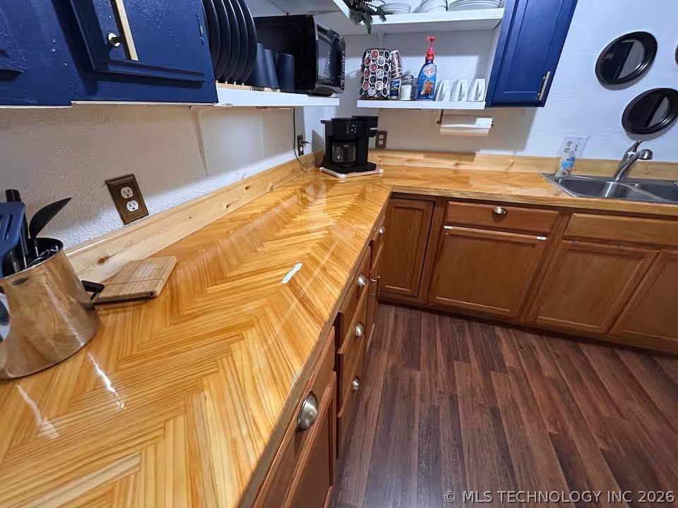 10800 Lois Lane Property Photo 5