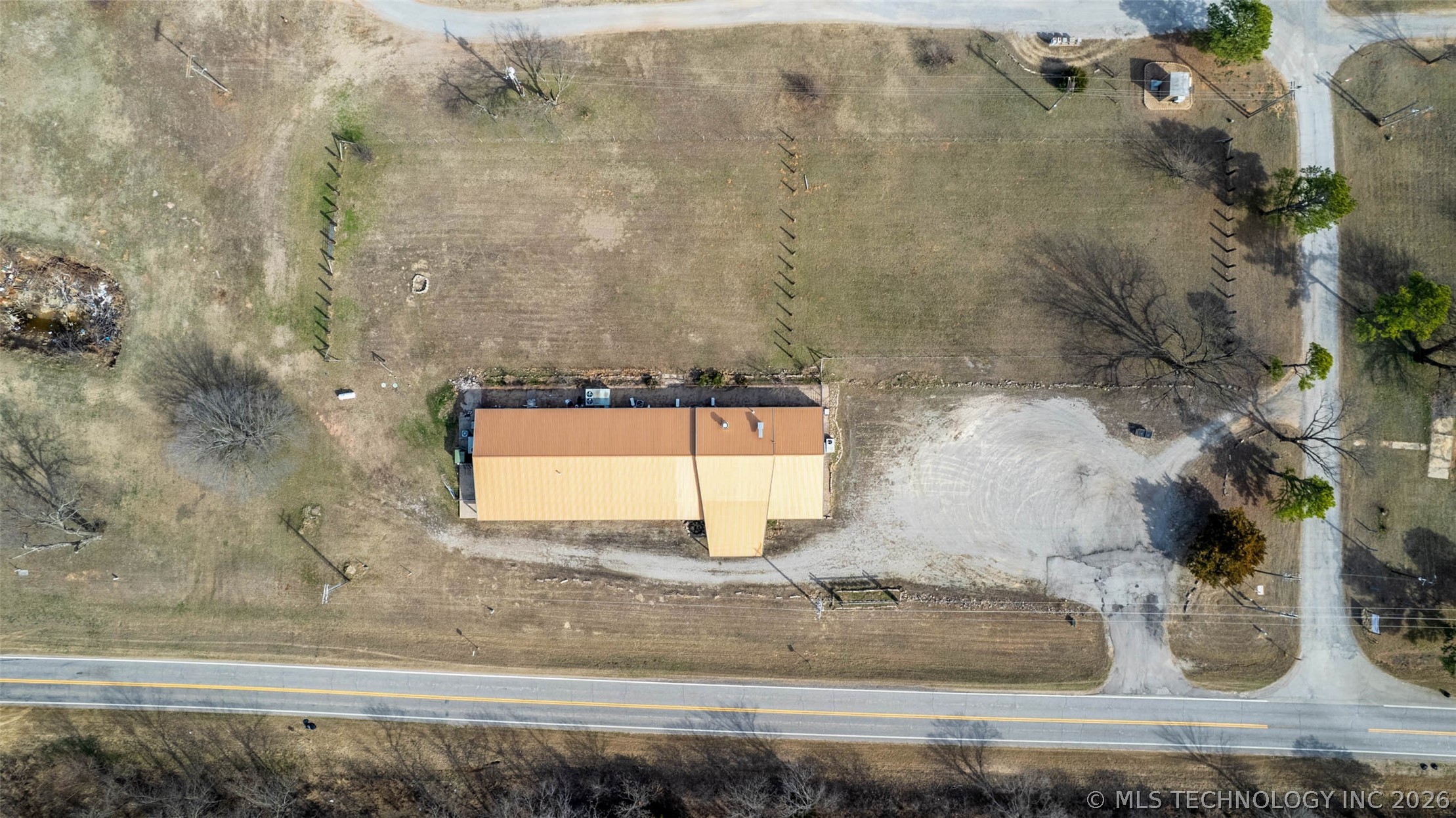 1521 N Hwy 99 Property Photo 6