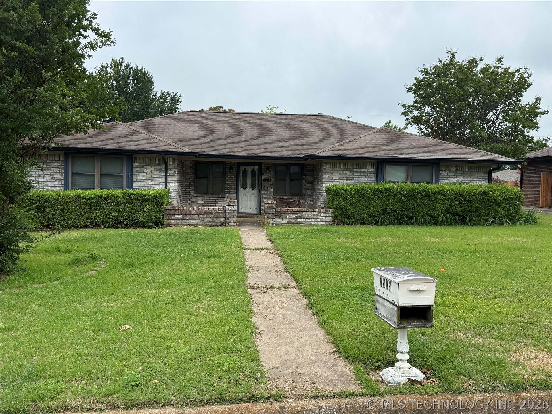 1919 Parkway Circle Property Photo 1