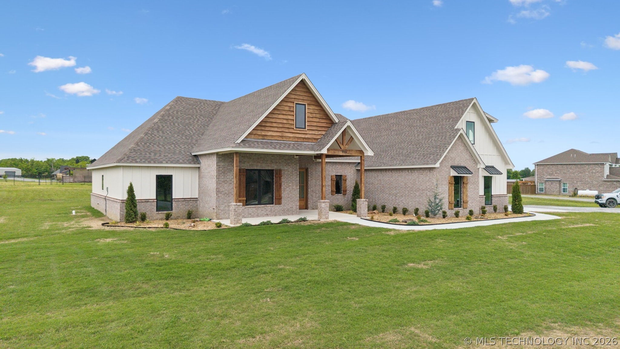 956 Blue Bird Lane Property Photo 11