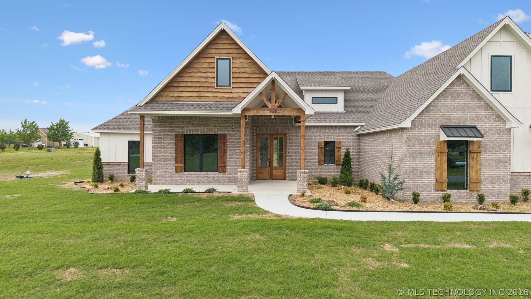 956 Blue Bird Lane Property Photo 12